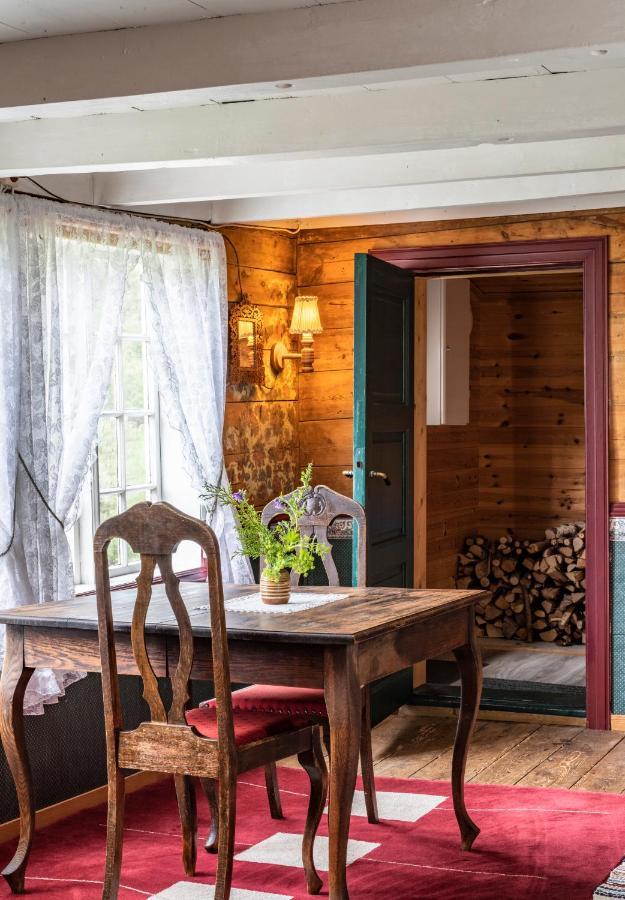 Fossane Gard Feriehus Hjelmeland